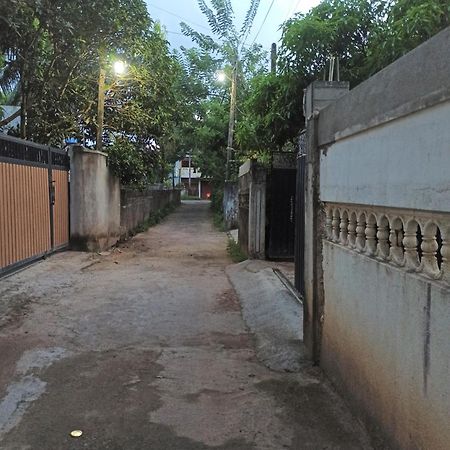 Suriya Homestay Mirissa Exterior foto